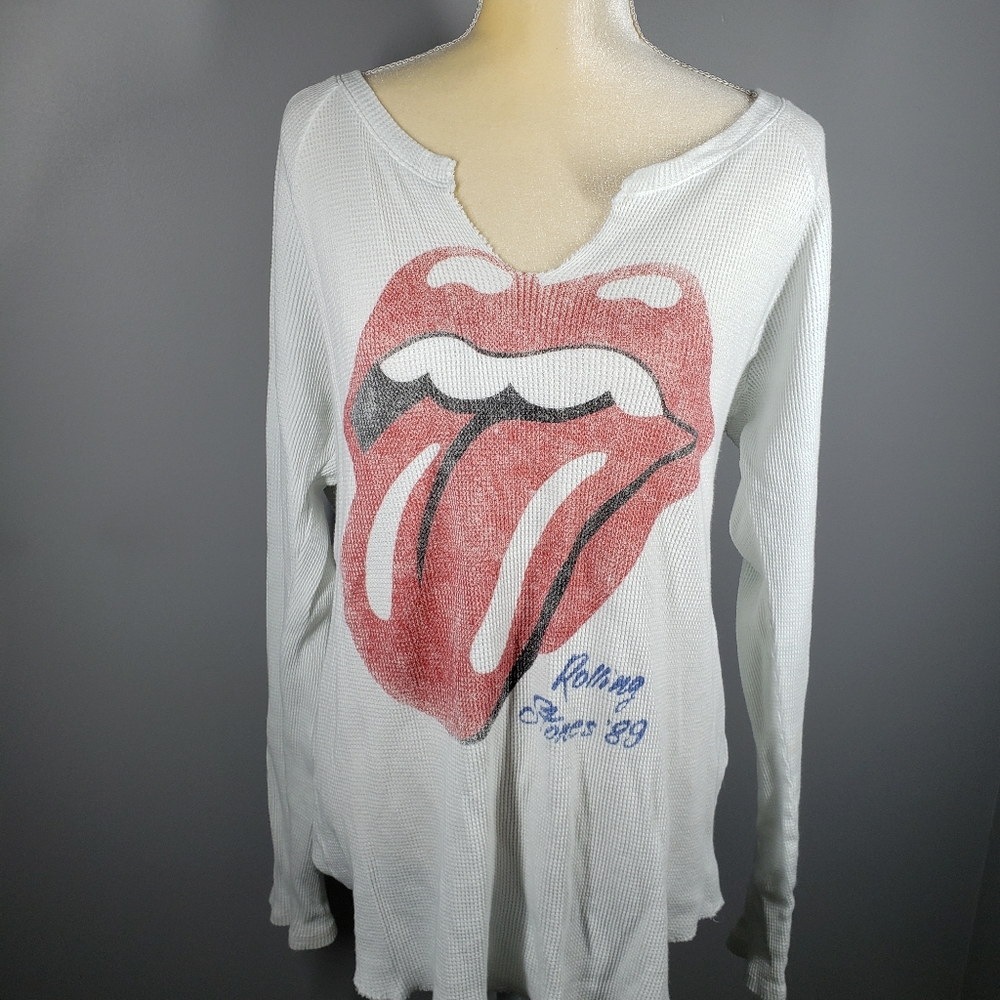 Free People/Daydreamer White Long Sleeve Thermal tee with Red Graphic